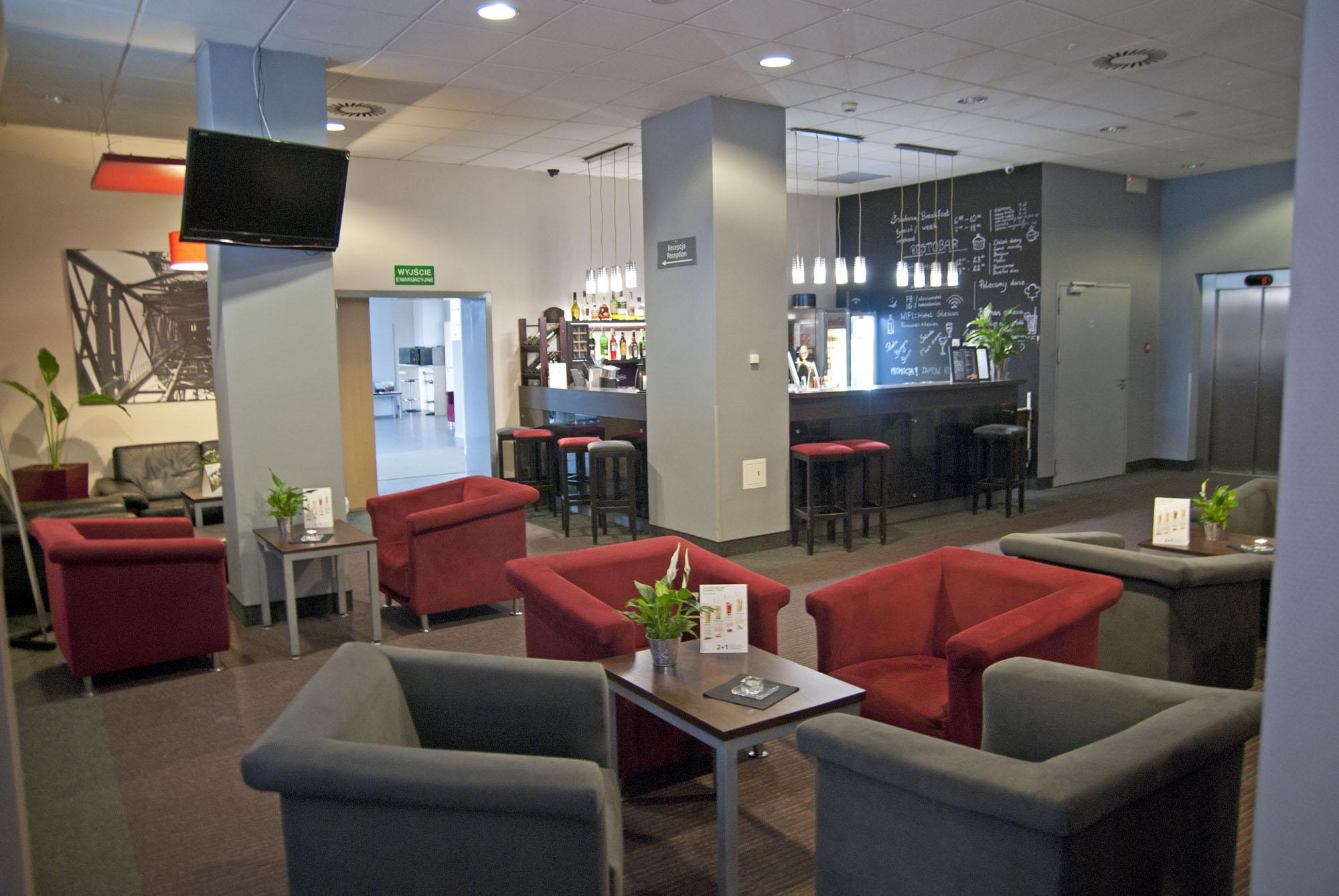 Economy Silesian Hotel Katowice Bagian luar foto
