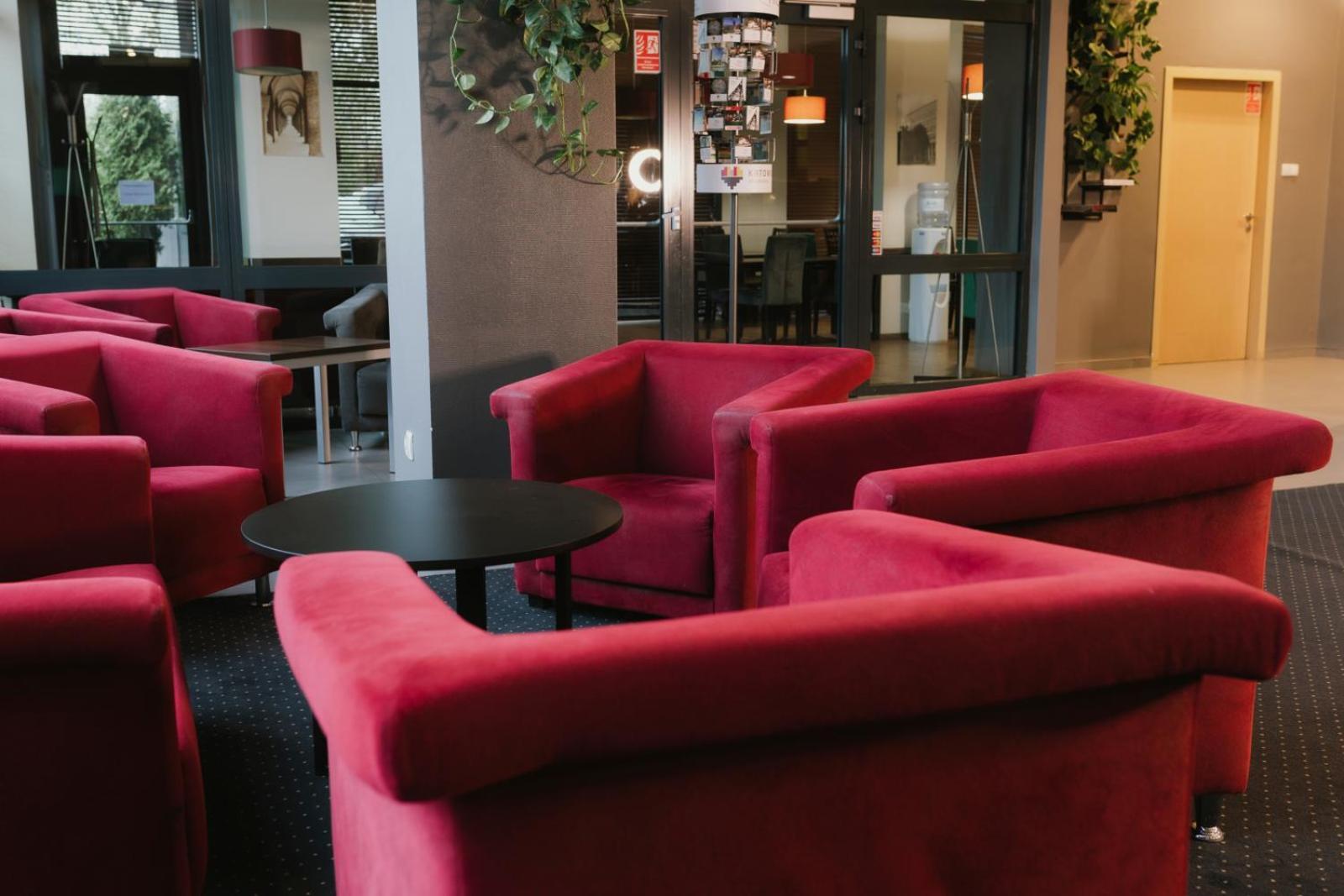 Economy Silesian Hotel Katowice Bagian luar foto