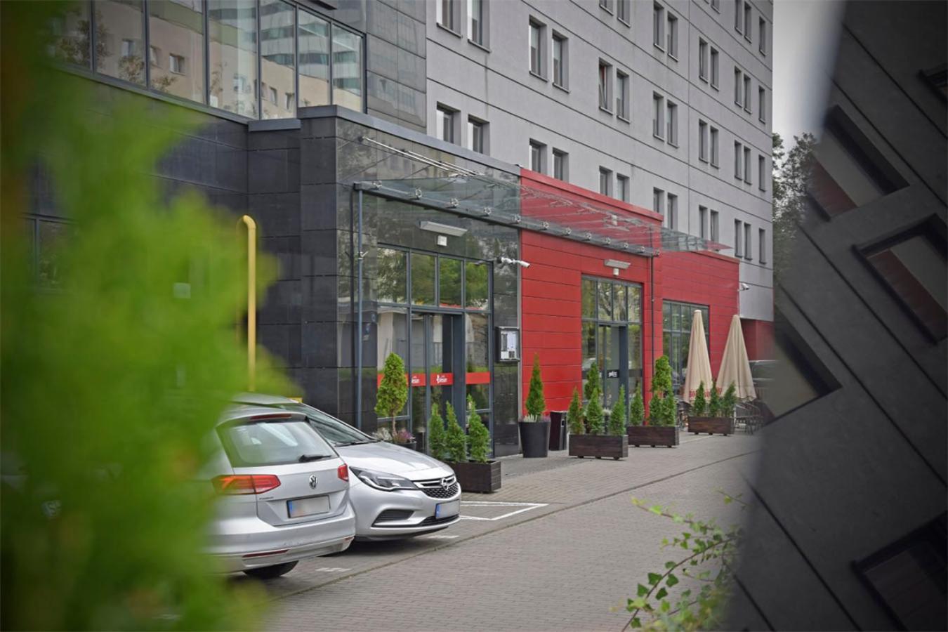 Economy Silesian Hotel Katowice Bagian luar foto