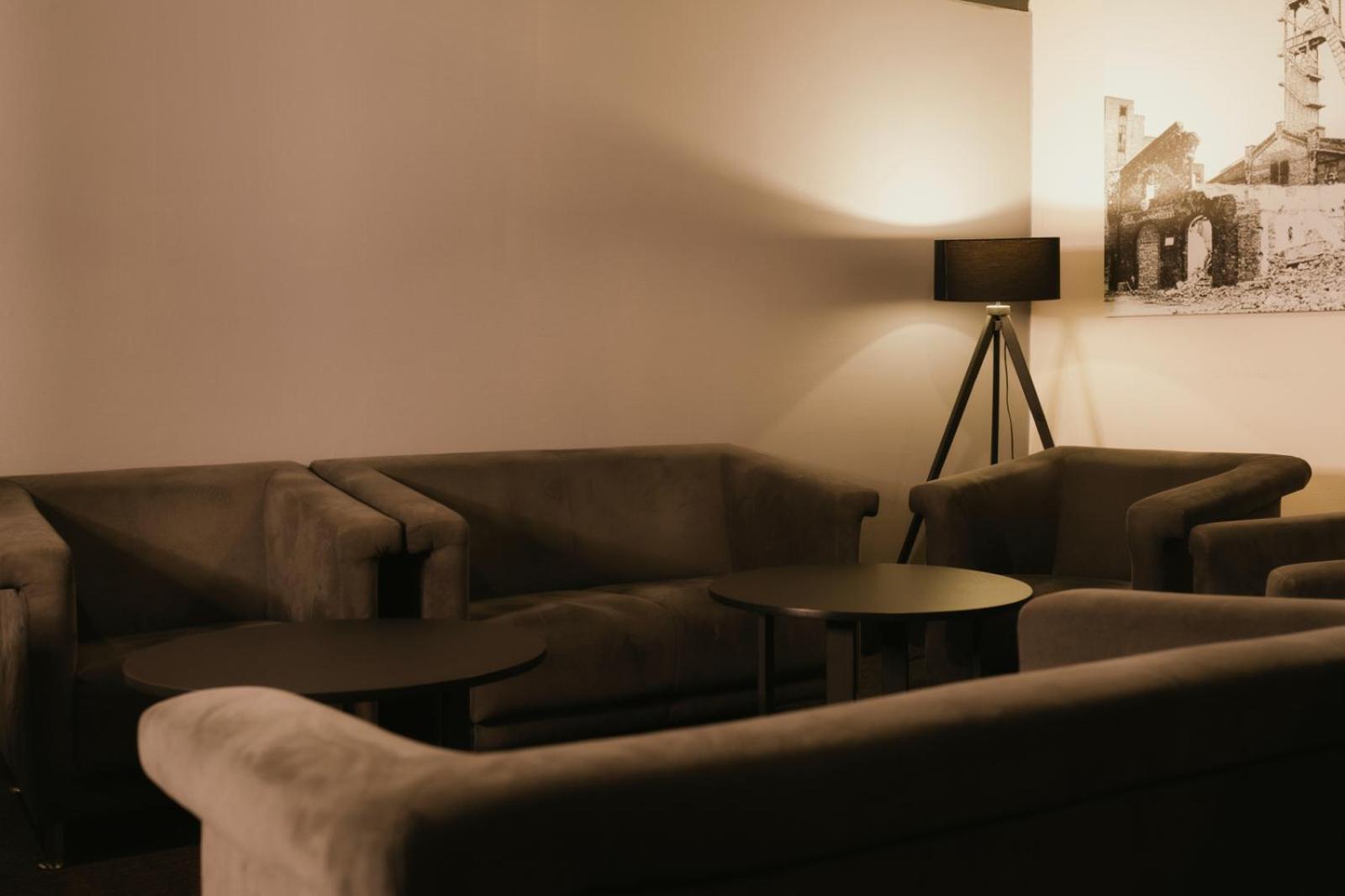 Economy Silesian Hotel Katowice Bagian luar foto