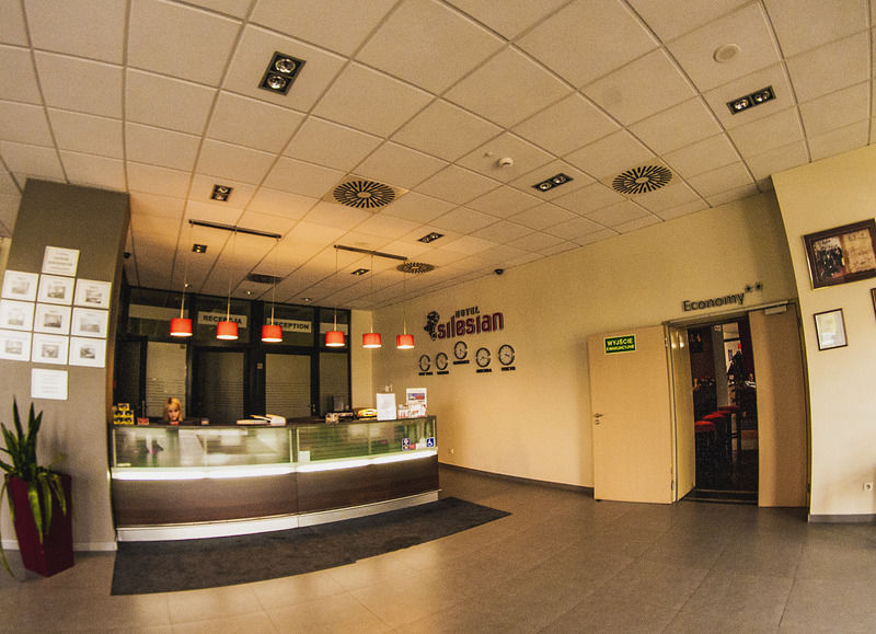 Economy Silesian Hotel Katowice Bagian luar foto