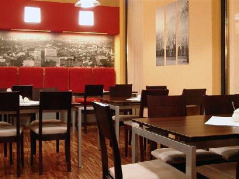 Economy Silesian Hotel Katowice Bagian luar foto