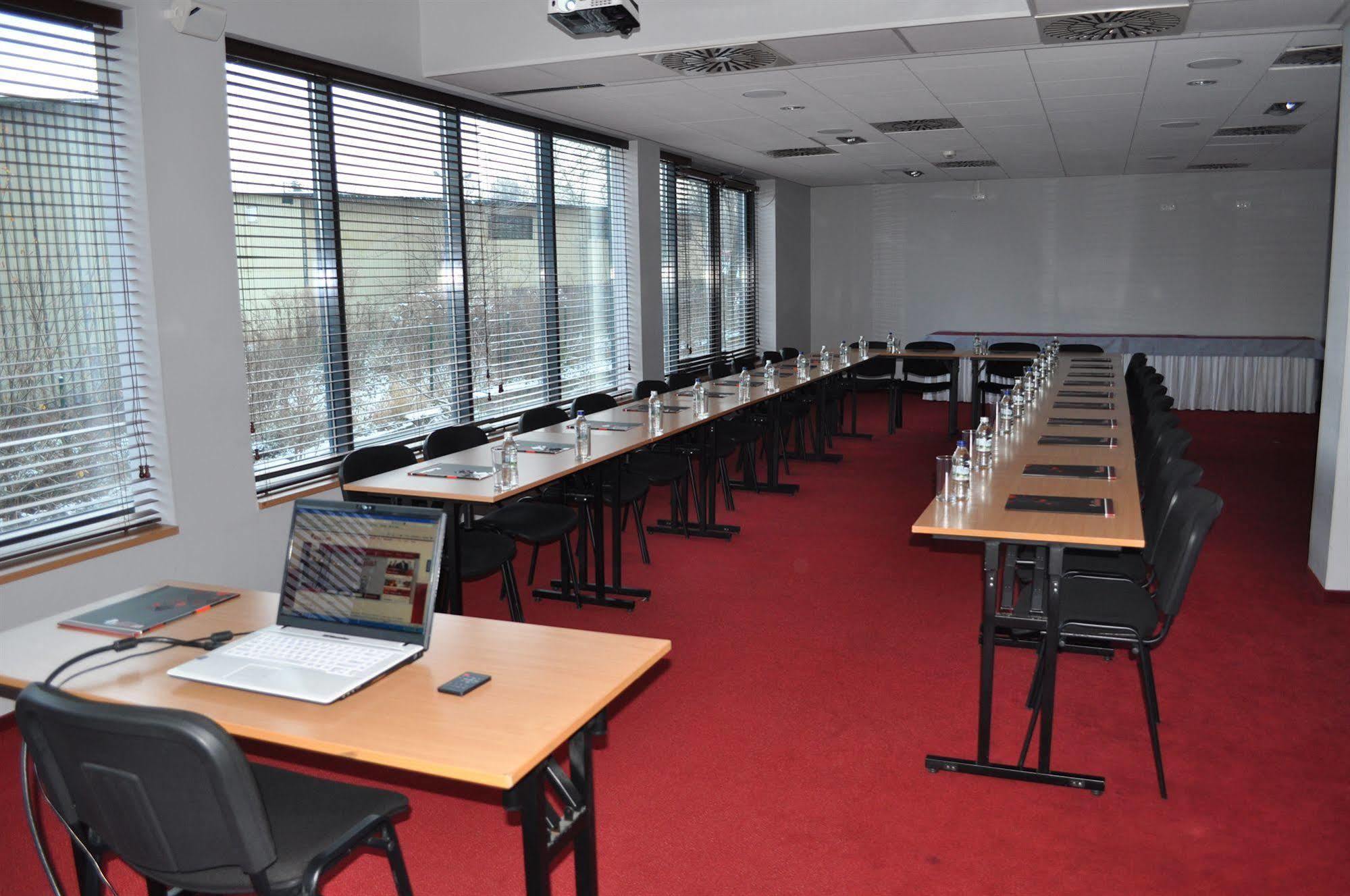 Economy Silesian Hotel Katowice Bagian luar foto