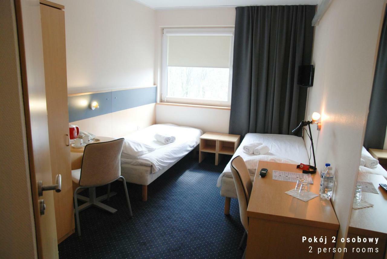Economy Silesian Hotel Katowice Bagian luar foto